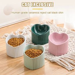 Céramique Tilted Hat Bowl Cat Coeur Forme anti-glissement mignon pour chat chaton Small Chiens Largeur fonctionnelle 14 cm Faisseur de compagnie à la main 240429