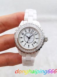 Céramic Watch Fashion Marque 38 mm Salles de bracelet résistantes à l'eau Luxury Quartz Watch Watch Gift Gift Marque Luxury Watch CH001