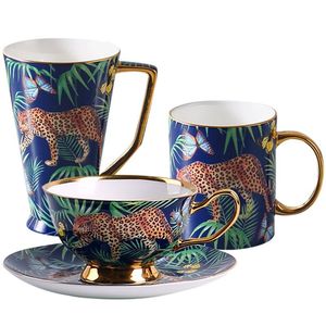 Céramique ensemble de café tasse soucoupes avec cuillère en or poignée eau lait thé tasse ustensiles à boire cadeau de mariage présent boîte emballage tasses