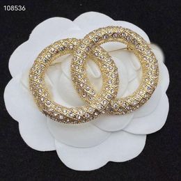 CH broche marque bijoux en laiton plaqué or vintage luxe avancé rétro broches pour designer haute qualité broches exquis cadeau208U