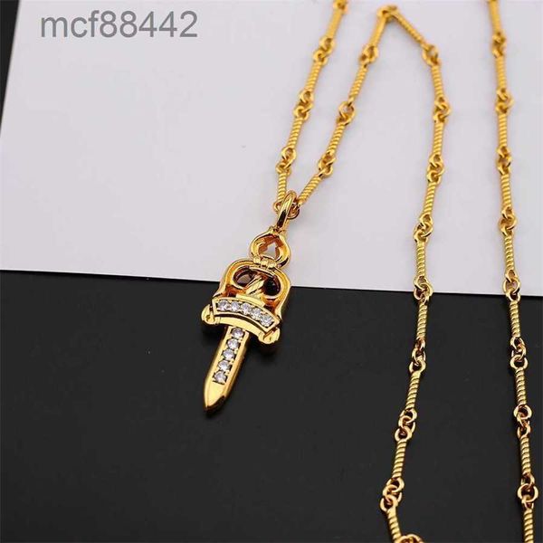 Chr Croix Saint Sword Ensemble avec des diamants et un collier d'or 24K électroplaté Girl de style froid de luxe léger personnalisé