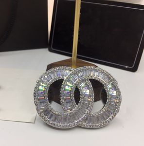 Christal Broche Diamond Timbre sur le dos Hot Brand Bijoux Broches avancées de luxe pour designers Pins de haute qualité Exquisite cadeau AAAAA La plus haute qualité de vente