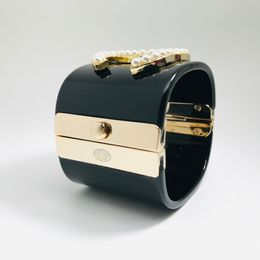 CH Bracelet de créateur pour femme Poignet pour femme adapté aux bracelets de 16 17 18 CM Bracelet de créateur Marque de luxe Réplique officielle Cadeau premium Boucle à ressort 007