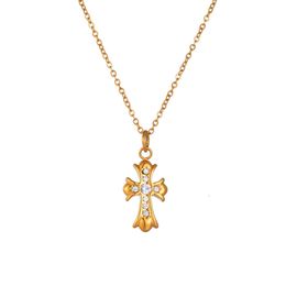 CH Designer Cross Pendant Necklace Chromes ingelegde zirkon titanium stalen gouden stijl sleutelbeen ketting hart trui minnaar cadeau sanskriet luxe mode new 2024 rooa