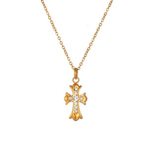 CH Designer Cross Pendant Necklace Chromes ingelegde zirkon titanium stalen gouden stijl sleutelbeen ketting hart trui minnaar cadeau sanskriet luxe mode nieuw 2024 pGR5