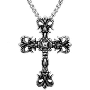 Chrome de collier de croix de concepteur chromé