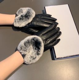 CH Designer Handschoenen Leather Glove Ladies Sheepskin Rabbit Fur Winter Mitten For Women Officiële replica Teller Kwaliteit Europese maat T0p Kwaliteit 002