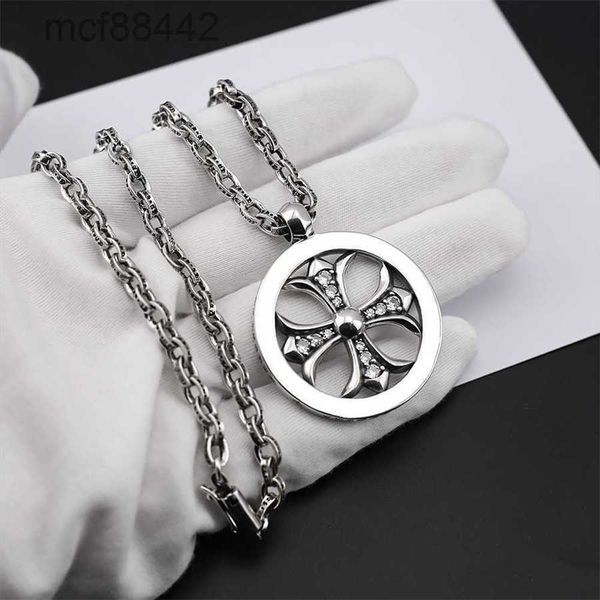 Chlos classique Circle Cross Cross Flower Set Style Personnalisé Fashion Collier en argent thaïlandais simple et polyvalent pour hommes Femmes