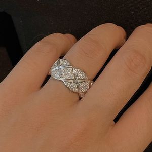 Ch ring hoogste teller kwaliteit camellia topkwaliteit luxe diamant 18 k goud voor vrouw vintage klassieke stijl merk ontwerp twee C officiële reproducties band