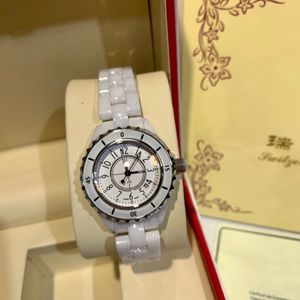 CH Montre pour femme en céramique blanche Mouvement à quartz compteur qualité mode simple les jeunes aiment le cadeau de la Saint-Valentin cadran de 32 mm de haute qualité avec boîte