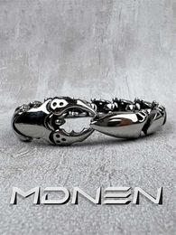 Chaîne 2023 Nouveau bracelet mécanique à griffes de scorpion en acier titane en acier inoxydable style cyberpunk bijoux pour hommes et femmes Q240401