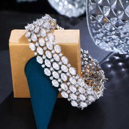 Chaîne BeaQueen Brillant Plein Ovale Zircone Cubique Grand Bracelet De Fiançailles Bijoux De Mode Femmes Accessoires De Fête De Mariage B262 Q240401