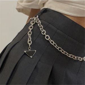 Ceinture de chaîne pour femmes Designer ceintures de taille de luxe Triangle liens dames robe accessoires chaînes en argent ceinture femme lettre ceintures