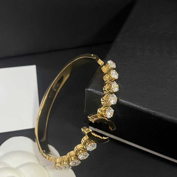 Chaîne Boutique Femmes Diamant Bracelet De Luxe Plaqué Or 18 Carats Cadeau D'anniversaire De Mariage Bracelet avec Boîte Femmes Haute Qualité Bijoux Fille Bracelet En Gros