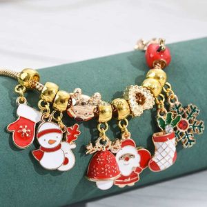 Chaîne arbre de noël cloche père noël pendentif Bracelet à breloques couleur argent Bracelet pour femmes enfants bricolage à la main bijoux de noël cadeau L24