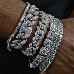 Chaîne Hip Hop Blomed Out Crystal Cuban Link Bracelet For Mens Gold Silver Full Color Ringestone Miami Cuban Bracelet Jewelry J240508