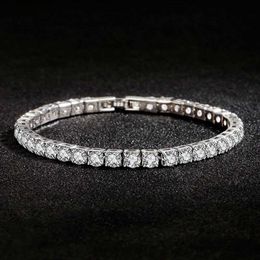 Chain Luxury Hiphop Iced Out 4 mm Cubic Zirconia Crystal Tennis Bracelets For Women Men Color Color Silver Color Bracelet Chain de chaîne D240419