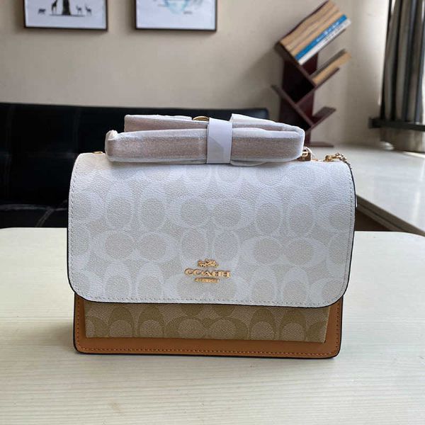 Chaîne Olay nouveau femmes 2023 Glacier col blanc couleur thé au lait petit sac carré