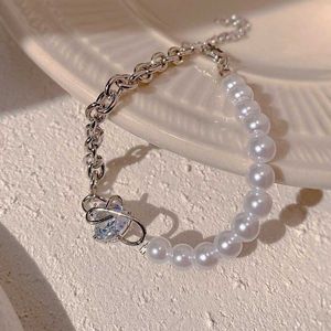 Chaîne Pearl Heart Zircon Bracelet liaison asymétrique pour les femmes Bracelet de coeur à la mode coréenne Bracelet Bijoux d'anniversaire