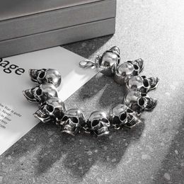 Chain Retro Gothic Skull Bracelet pour hommes Personnalisé Moto Riding Bijoux Accessoires Halloween Gift Wholesale Y240420