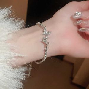 Chaîne Silver Couleur pleine de bracelets de papillons en strass pour femmes Bijoux d'anniversaire de mariage ajusté