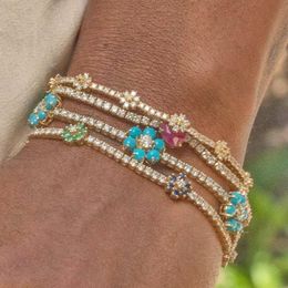Chaîne Spring est arrivée aux bijoux de mode 3 mm de brochet CZ Tennis Rainbow Daisy Flower Charm Bracelet coloré 230508