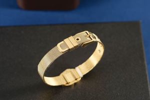Chaîne Femmes Classic Bracelets Watch Strap Chain Men Watchband Letters Bracelet Titanium Steel C Bijoux de luxe