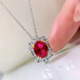Chaînes 2 rubis femelle pigeon sang rouge 925 argent sterling pendentif diamant à haute teneur en carbone dans le style européen et américain