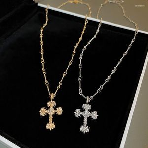 Kettingen 2023 Design Gotische punkstijl Goud Kruisketting voor vrouwen 14K Echt voortreffelijk patroon Snijvaart sleutelbeen Keten Sieraden