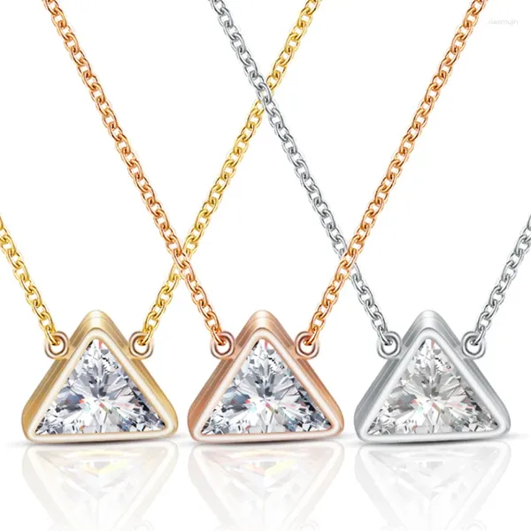 Cadenas 2023 de alta calidad simple triángulo geométrico collar de acero inoxidable cristal de Swarovski 3 colores aptos para mujeres y mujeres