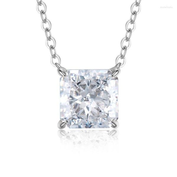 Chaînes 2023 Ensemble d'entourage de luxe avec 4 colliers de clavicule en diamant blanc carré Caradian pour les femmes en Europe et en Amérique