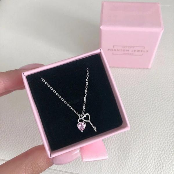 Chaînes 2023 Produits Design unique Coeur rose et clé Collier Pendentif pour femmes Saint Valentin Cadeau Bijoux X8400