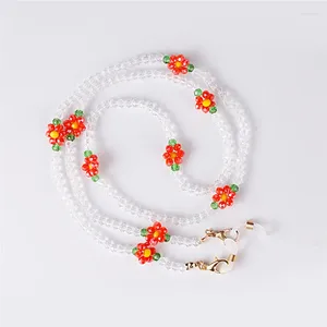 Chaînes 2024 Daisy Flower Color Lunets Chaîne Crystal Perles tissées Masque Silicone pendentif Belle vent sucré adapté aux femmes