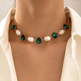 Chaînes 2024 Bijoux de mode Big Ball Balle Perle Boude Chain avec un collier pendentif en eau verte pour les femmes Collier de perles à la mode Accessori