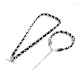 Chaînes 2024 Mode Punk Collier En Cuir Noir OT Boucle Lettre Femme Homme Or Argent Couleur Designer Bracelet Ensemble