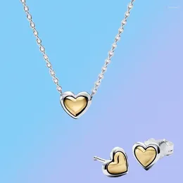 Chaînes 2024 Qualité S925 Sterling Silver Niche Original 1: 1 Boucles d'oreilles Round Arch Gold Heart Collier Classique Romantique pour les filles