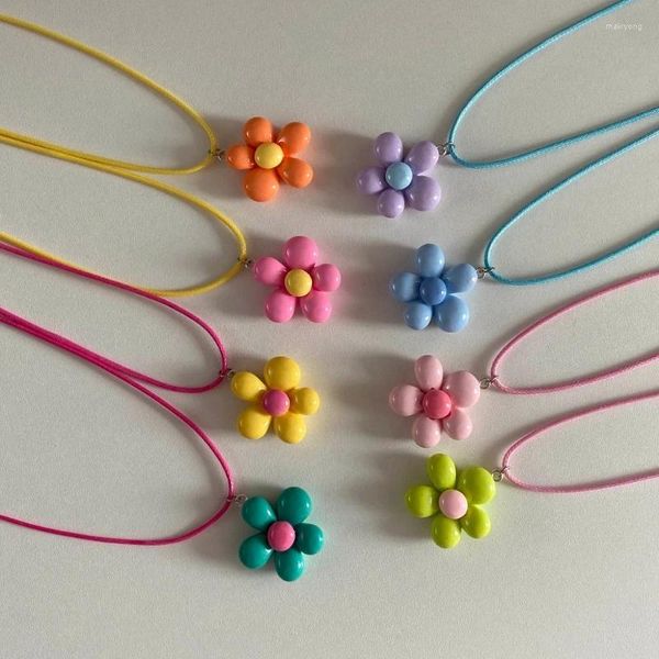 Cadenas Collar de flores 3D Colgante colorido Joyería de cuello de moda Cuerda ligera Cómodo para todos los días