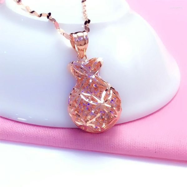 Chaînes 585 Purple Gold Plaqué 14K Rose Géométrique Brillant Pendentif Collier Pour Femme Mode Glamour Engagement Bijoux