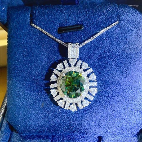 Chaînes 5CT Vert Moissanite Diamant Pendentif Bright Cut Femme Bijoux De Luxe 925 Collier En Argent Sterling Mariée Être Engagé Mariage Cadeau