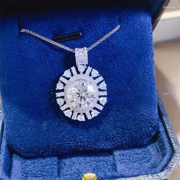 Chaînes 5CT Moissanite Diamant Pendentif Euro Amérique Bijoux De Mode S925 Collier En Argent Sterling Promise Femme Cadeau D'anniversaire De Mariage
