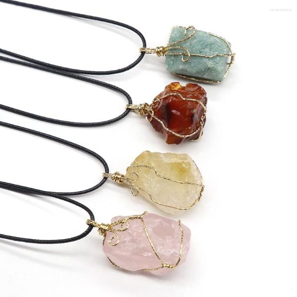 Chaînes 6pcs prix de gros naturel brut cristal pierre pendentif irrégulier Reiki collier de guérison pour bijoux accessoires charme cadeau