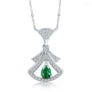 Chaînes Collier en argent sterling 925 Emerald Lab Zambie Pendentif Jupe Forme Colliers Pour Femmes