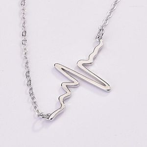 Chaînes 925 Sterling Silver Temperament Niche Clavicle Chain Love Cardiogram Heartbeat Collier Personnalisé Ladies Party Jewelry