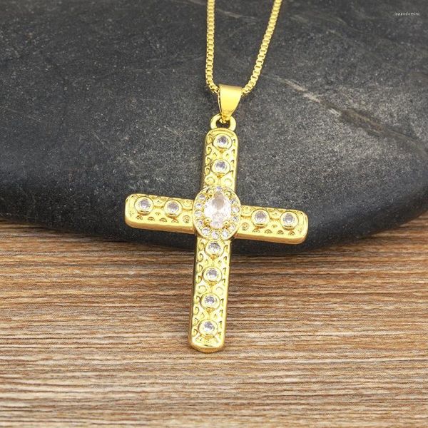 Chaînes AIBEF Classique Gold Couleur Croix Forme Pendentif Luxe Strass Collier Cuivre Zircon Inlay Cristal Bijoux Femmes Cadeau Exquis