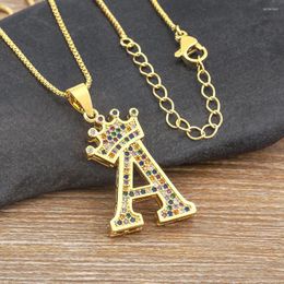 Chaînes AIBEF Coloré Strass Couronne A-Z 26 Lettres Initiales Cuivre CZ Pendentif Femmes Collier Accessoires Fête D'anniversaire Bijoux Cadeau