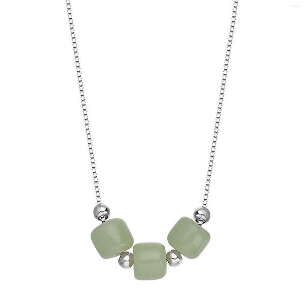 Chaînes un collier de jade pour femmes petit design sens de la vie jeune collier de luxe chaîne orteil pierres précieuses