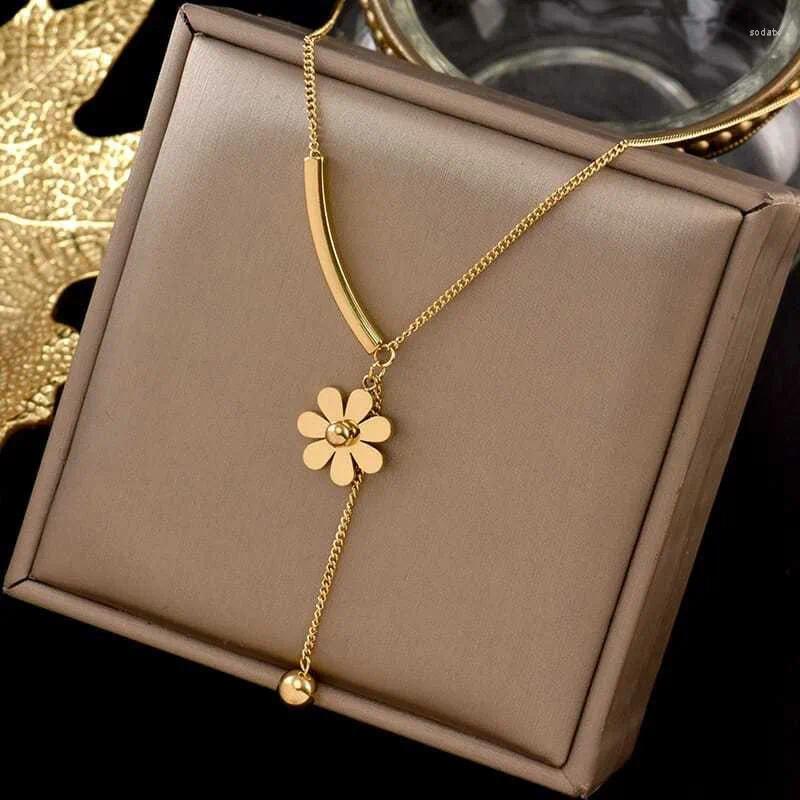 Chains ANENJERY L316 Stainless Steel Strip Flower Beads Pendant Necklace For Women Fashion Simple Clavicle Chain Jewelry Accessory