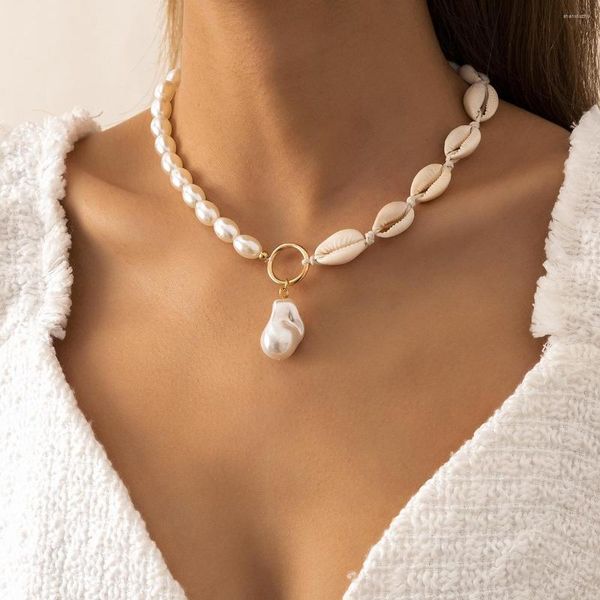 Cadenas Collar de perlas perfilado barroco Resort de playa Collar de cadena de clavícula de concha de viento para mujeres Accesorios de regalo al por mayor 064