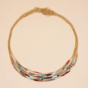 Chaînes BohoBliss Collier de perles Miyuki minimaliste avec chaîne en acier inoxydable doré Option multicolore bijoux de mode faits à la main ras du cou