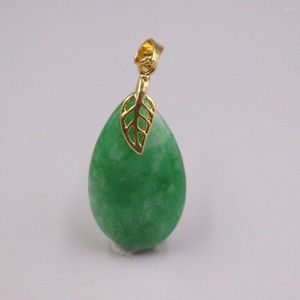 Chains Brand GP jaune 18 carats avec pendentif poire en jade vert 1,38 pouces H-